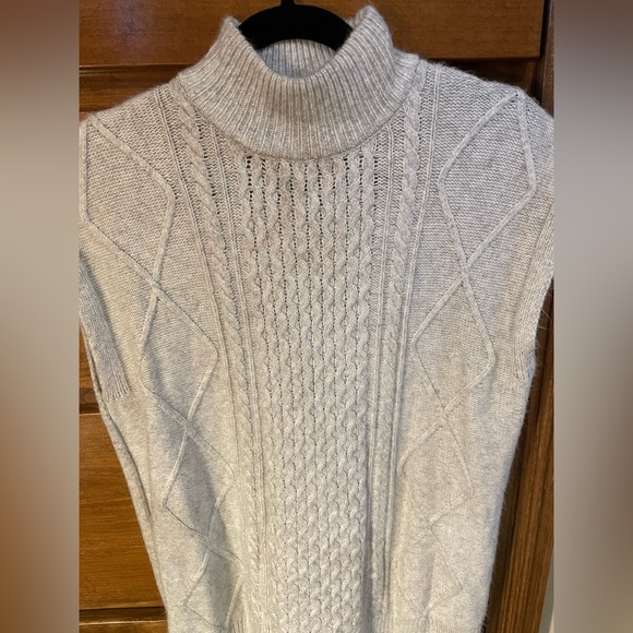 Sweater - Picture 3 of 4